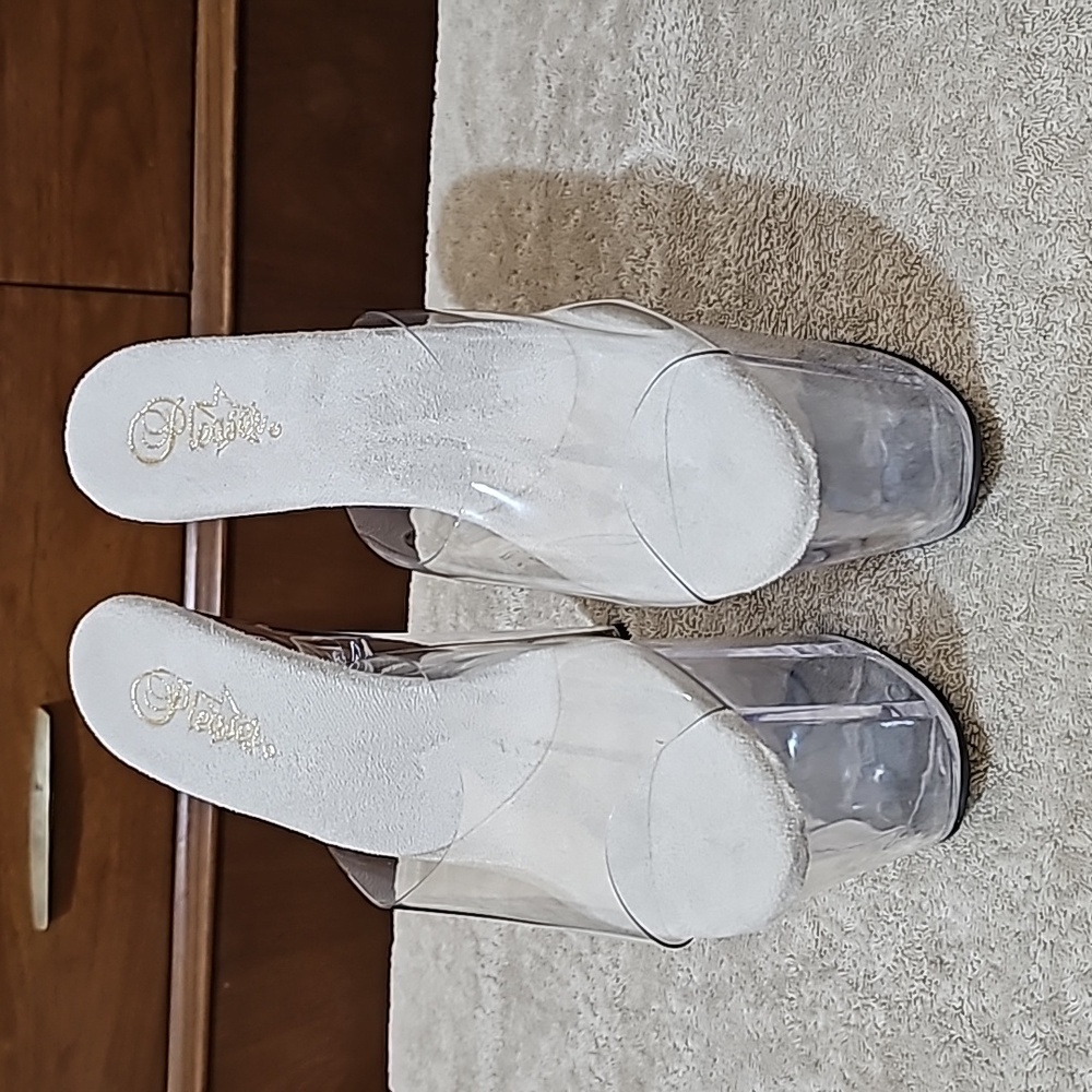8 inch pleaser heels sz11